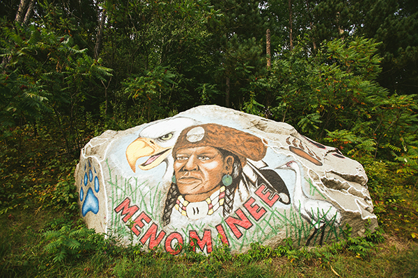 Menominee: rock that depicts the 5 clans