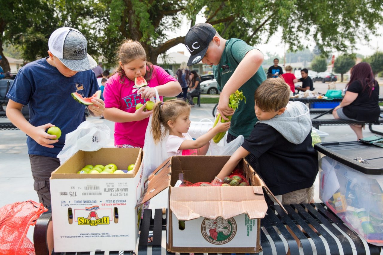 Children choosing fresh produce at the Klamath-Lake Counties Food Bank.
