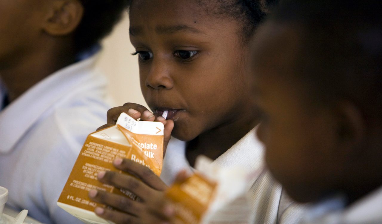 A school participating in the Healthy Schools Program, part of the Alliance for a Healthier Generation, which increases opportunities for students to exercise and play, puts healthy foods and beverages in vending machines and cafeterias, and increases resources for teachers and staff to become healthy role models. recognizing schools that have made significant achievements. John Trix Elementary School, Detroit Alliance for a healthier generation