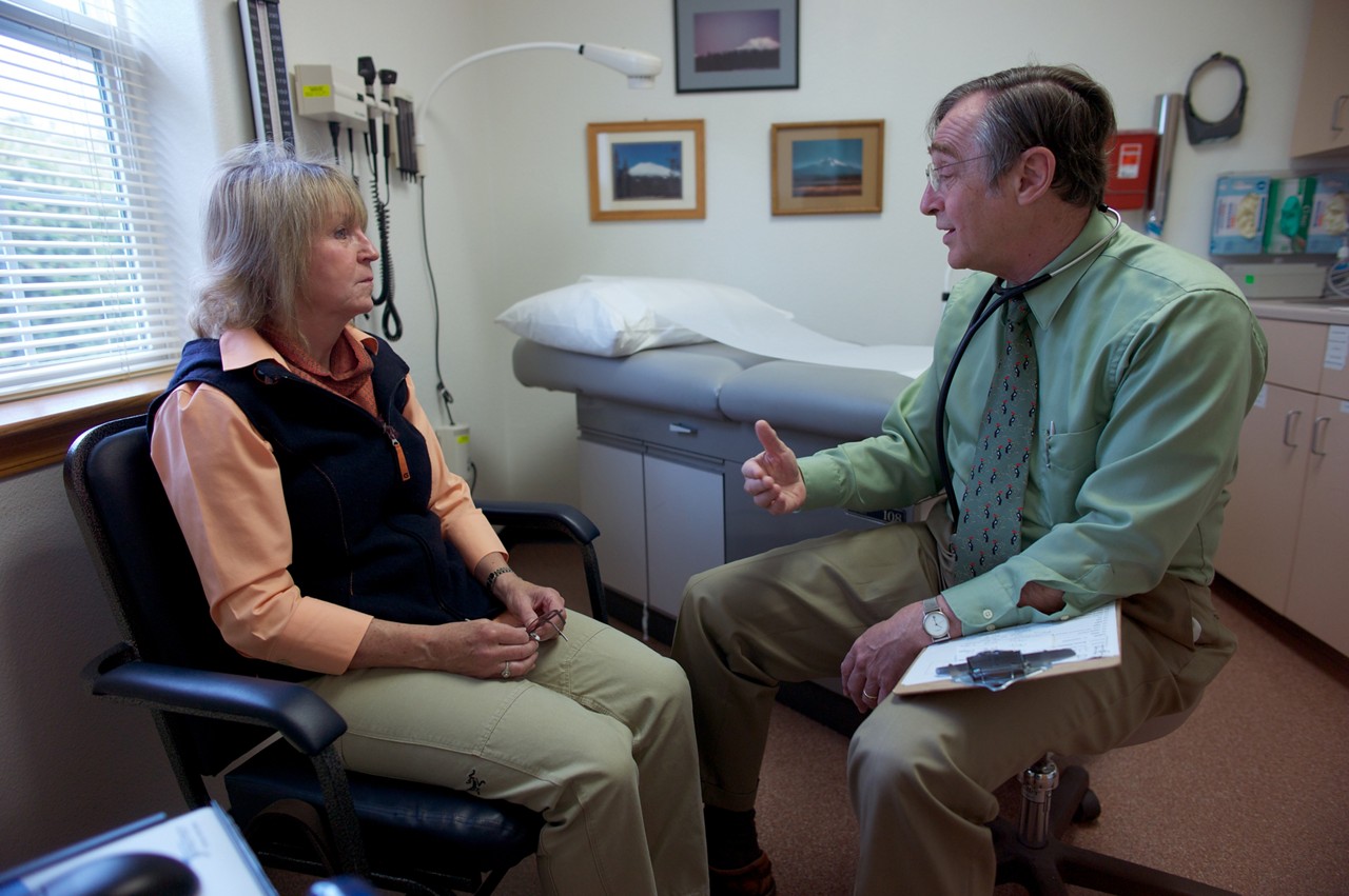 Bruce Kessler, MD of Eurika Internal Medicine with a patient. Key health care stakeholders have joined forces to work towards improved quality of health care available to the rural, low-income population of Humboldt and Del Norte Counties, CA. Aligning Forces for Quality. (AF4Q).