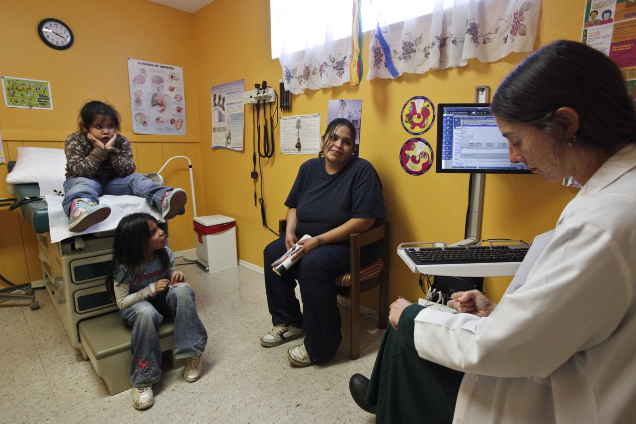 Dr. Naomi Clancy with patients, Hidalgo Medical Services-Bayard Community Health Center, Bayard, New Mexico. Project ECHO